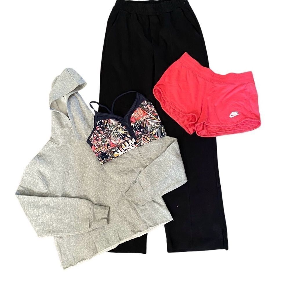 Old Navy Four Piece Activewear Set. Size Small. - Picture 2 of 9